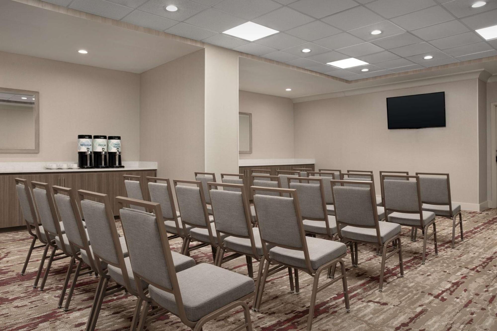 Hilton Garden Inn Philadelphia-פורט וושינגטון מראה חיצוני תמונה