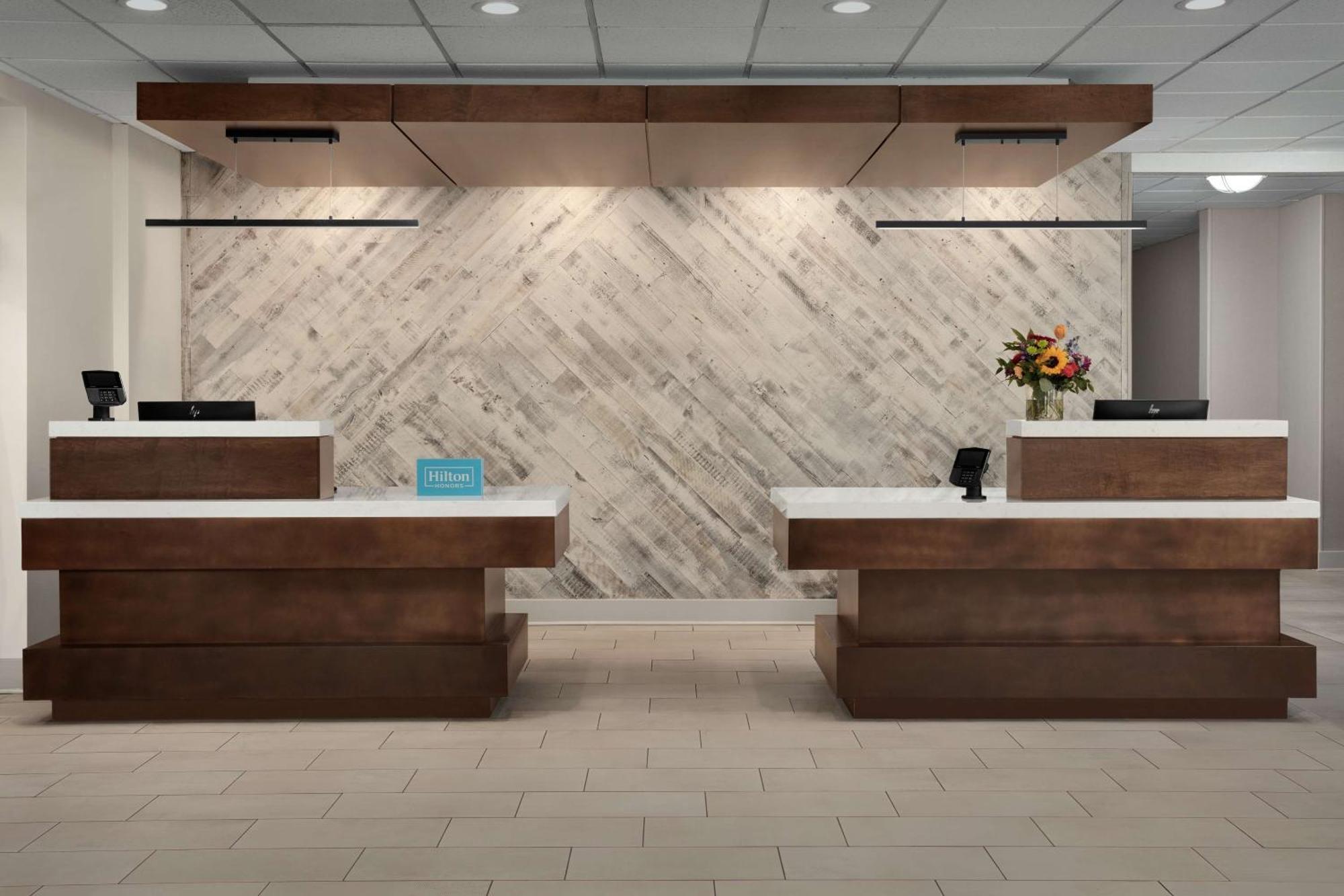 Hilton Garden Inn Philadelphia-פורט וושינגטון מראה חיצוני תמונה